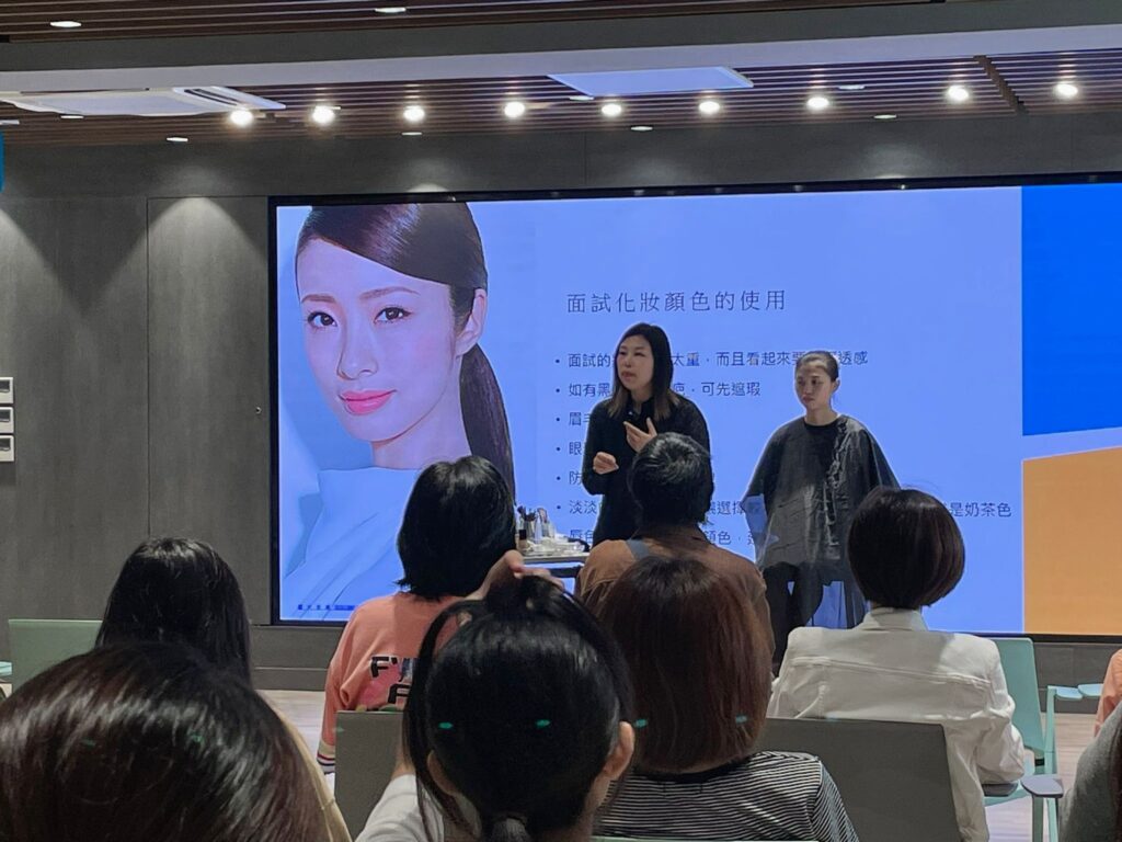 Yumicca 專業化妝課程, 初級中級高級化妝師課程,婚禮化妝師及髮型課程,特技化妝課程,一對一專業化妝師培訓課程,個人化妝班,新娘化妝及髮型服務,婚宴姊妹化妝及髮型服務,旗袍化妝