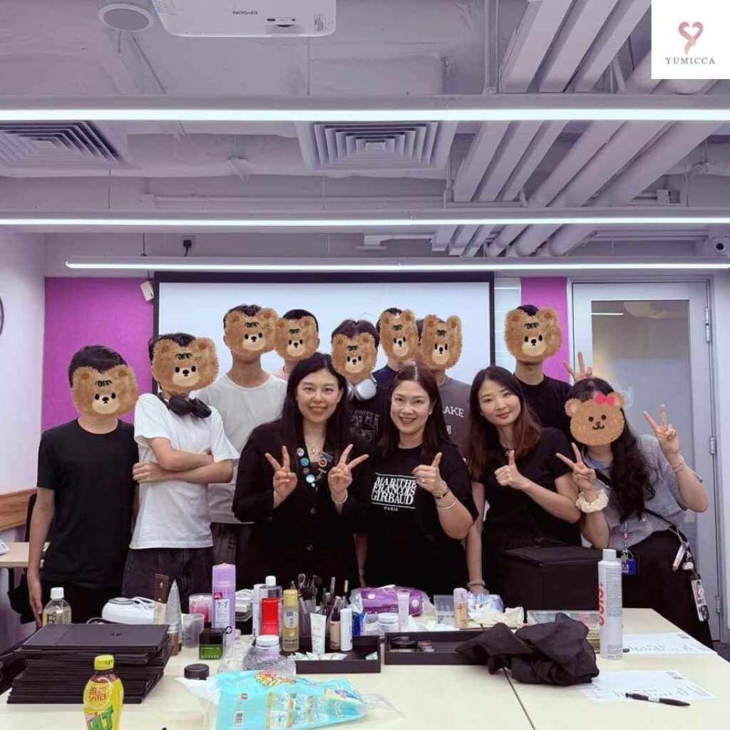 Yumicca 專業化妝課程,初級中級高級化妝師課程,婚禮化妝師及髮型課程,特技化妝課程,一對一專業化妝師培訓課程,個人化妝班,新娘化妝及髮型服務,婚宴姊妹化妝及髮型服務,旗袍化妝,彩繪班,彩繪服務,親子彩繪班,化妝outjob,hkmakeupartist, makeupclass,hkmakeupschool, hkmakeupacademy, hkmakeupclass,學化妝,新娘髮型班,新娘化妝班,香港新娘化妝師,新娘化妝師,新娘妝容,婚禮化妝,婚禮造型設計,專業化妝髮型師,試妝,一對一化妝教學,香港 一對一化妝班,新手化妝班,一對一化妝班價錢,一對一化妝課程,personal makeup Courses,專屬個人護膚化妝課程,到校服務,上門教學,到校服務 興趣班,團體包班,一站式包辦全校活動‎,小學課程系列,幼兒課程系列,中學課程系列,幼稚園到校興趣班,小學到校興趣班,中學到校興趣班,到校興趣班導師,到校課程報價,一站式到校課程及興趣班,到校課程機構,學校/機構/中心課程報價查詢,到校課程,生涯規劃職業探索,生涯規劃工作坊,生涯規劃與職業發展,到校服務化妝,個人形象課程,企業形象課程,導師培訓課程,化妝學校,企業形象化妝導師Ice Yee,新娘化妝師 Ice Yee,Yumicca創辦人 Ice Yee,療癒化妝,身心靈化妝興趣班,化妝學校推薦,新娘化妝課程,新娘化妝班,專業彩繪課程,長者化妝班,男生形象提升工作坊,青少年提升工作坊
