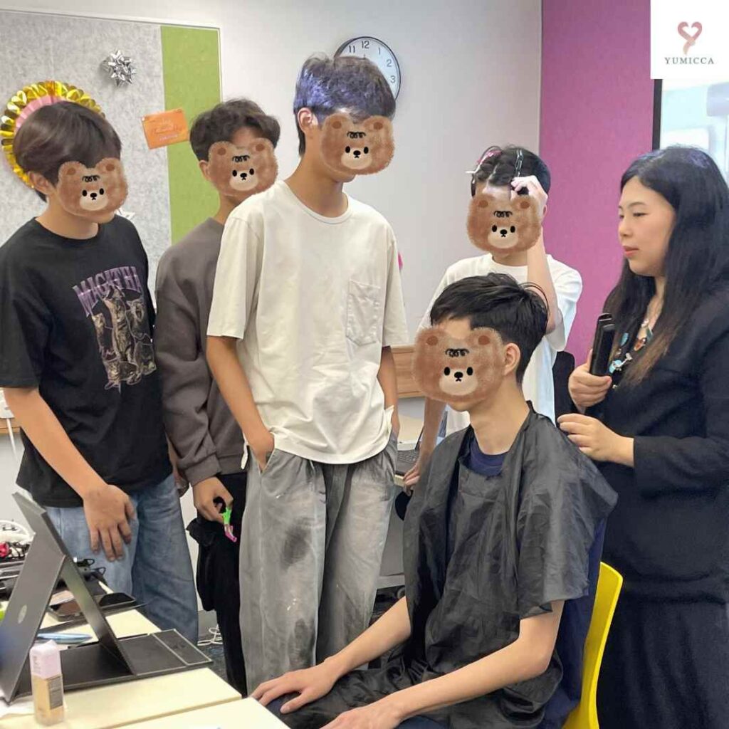 Yumicca 專業化妝課程,初級中級高級化妝師課程,婚禮化妝師及髮型課程,特技化妝課程,一對一專業化妝師培訓課程,個人化妝班,新娘化妝及髮型服務,婚宴姊妹化妝及髮型服務,旗袍化妝,彩繪班,彩繪服務,親子彩繪班,化妝outjob,hkmakeupartist, makeupclass,hkmakeupschool, hkmakeupacademy, hkmakeupclass,學化妝,新娘髮型班,新娘化妝班,香港新娘化妝師,新娘化妝師,新娘妝容,婚禮化妝,婚禮造型設計,專業化妝髮型師,試妝,一對一化妝教學,香港 一對一化妝班,新手化妝班,一對一化妝班價錢,一對一化妝課程,personal makeup Courses,專屬個人護膚化妝課程,到校服務,上門教學,到校服務 興趣班,團體包班,一站式包辦全校活動‎,小學課程系列,幼兒課程系列,中學課程系列,幼稚園到校興趣班,小學到校興趣班,中學到校興趣班,到校興趣班導師,到校課程報價,一站式到校課程及興趣班,到校課程機構,學校/機構/中心課程報價查詢,到校課程,生涯規劃職業探索,生涯規劃工作坊,生涯規劃與職業發展,到校服務化妝,個人形象課程,企業形象課程,導師培訓課程,化妝學校,企業形象化妝導師Ice Yee,新娘化妝師 Ice Yee,Yumicca創辦人 Ice Yee,療癒化妝,身心靈化妝興趣班,化妝學校推薦,新娘化妝課程,新娘化妝班,專業彩繪課程,長者化妝班,男生形象提升工作坊,青少年提升工作坊