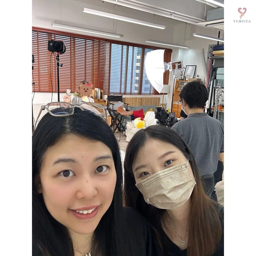 新娘化妝髮型課程,Yumicca 專業化妝課程,初級中級高級化妝師課程,婚禮化妝師及髮型課程,特技化妝課程,一對一專業化妝師培訓課程,個人化妝班,新娘化妝及髮型服務,婚宴姊妹化妝及髮型服務,旗袍化妝,彩繪班,彩繪服務,親子彩繪班,化妝outjob,hkmakeupartist, makeupclass,hkmakeupschool, hkmakeupacademy, hkmakeupclass,學化妝,新娘髮型班,新娘化妝班,香港新娘化妝師,新娘化妝師,新娘妝容,婚禮化妝,婚禮造型設計,專業化妝髮型師,試妝,一對一化妝教學,香港 一對一化妝班,新手化妝班,一對一化妝班價錢,一對一化妝課程,personal makeup Courses,專屬個人護膚化妝課程,到校服務,上門教學,到校服務 興趣班,團體包班,一站式包辦全校活動‎,小學課程系列,幼兒課程系列,中學課程系列,幼稚園到校興趣班,小學到校興趣班,中學到校興趣班,到校興趣班導師,到校課程報價,一站式到校課程及興趣班,到校課程機構,學校/機構/中心課程報價查詢,到校課程,生涯規劃職業探索,生涯規劃工作坊,生涯規劃與職業發展,到校服務化妝,個人形象課程,企業形象課程,導師培訓課程,化妝學校,企業形象化妝導師Ice Yee,新娘化妝師 Ice Yee,Yumicca創辦人 Ice Yee,療癒化妝,身心靈化妝興趣班,化妝學校推薦,新娘化妝課程,新娘化妝班,專業彩繪課程,長者化妝班,男生形象提升工作坊,青少年提升工作坊,團體包班,專業化妝髮型服務
